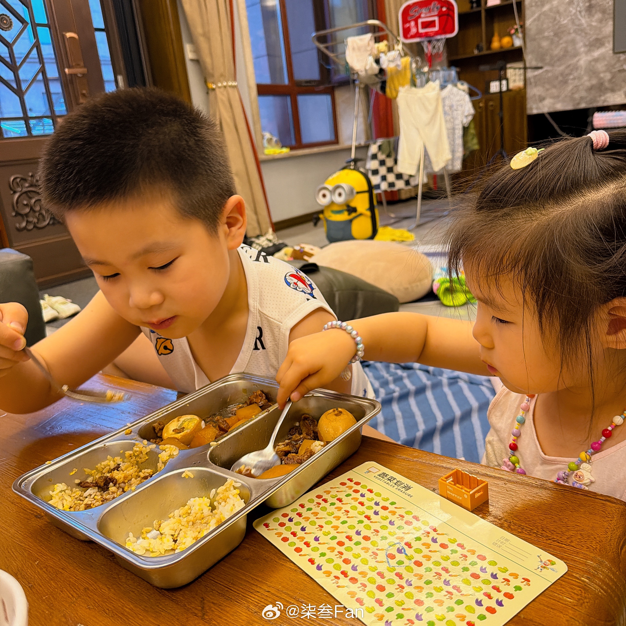 儿子：妈妈这个菜是什么菜？我：红烧牛肉土豆。儿子：妈妈你做这个菜最香！情绪价值到