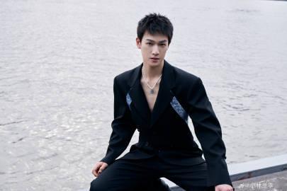 李昀锐 内娱舒肤佳  小林就是那种干干净净香香的男孩子[笑而不语] 