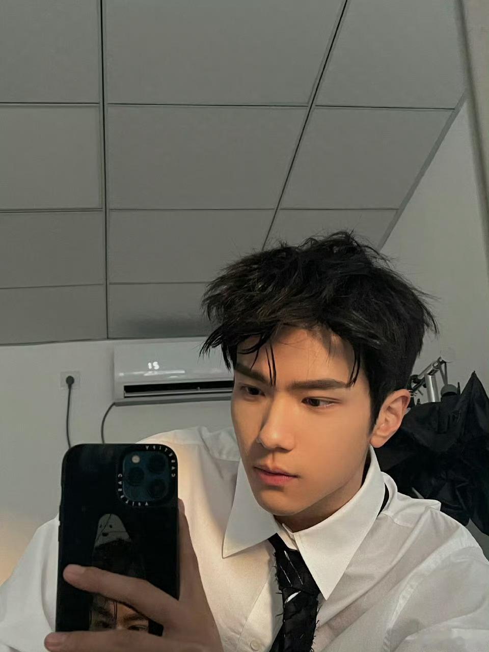 余承恩 yce余承恩天书黎明 yce余承恩顾天 “你是春日奏响狂热的曲，也是我三