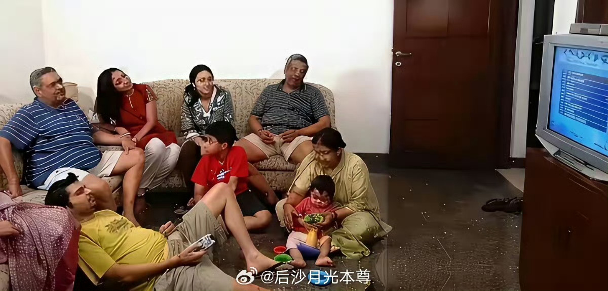 印度人炫耀家家户户都有电视20年前的我们……[doge] ​​​