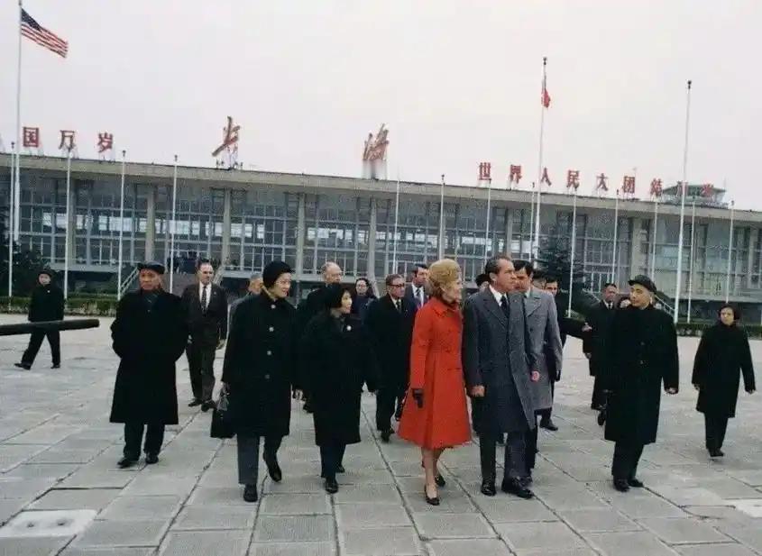 上海收官：《上海公报》，中美关系的“破冰纲领”
 
1972年2月28日，尼克松