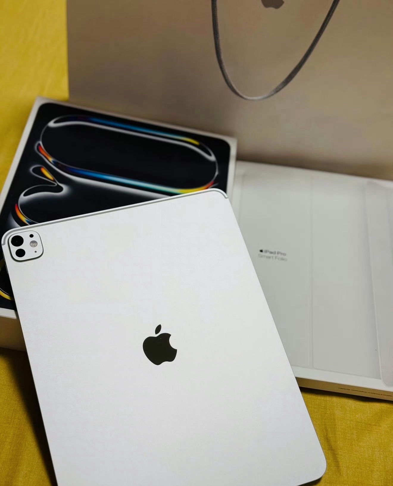 好奇当你拿起iPad，是用来娱乐休闲还是生产力？ 