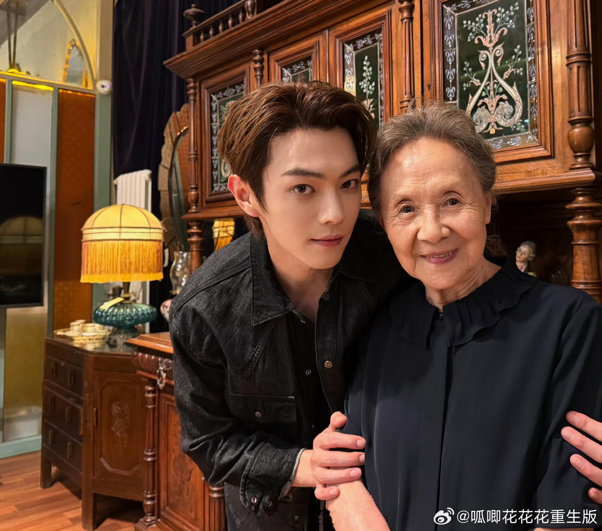 哇塞，许凯《承欢记》售后来了，梦回姚总了，小明和奶奶聚餐都是自己人，就是大方！！
