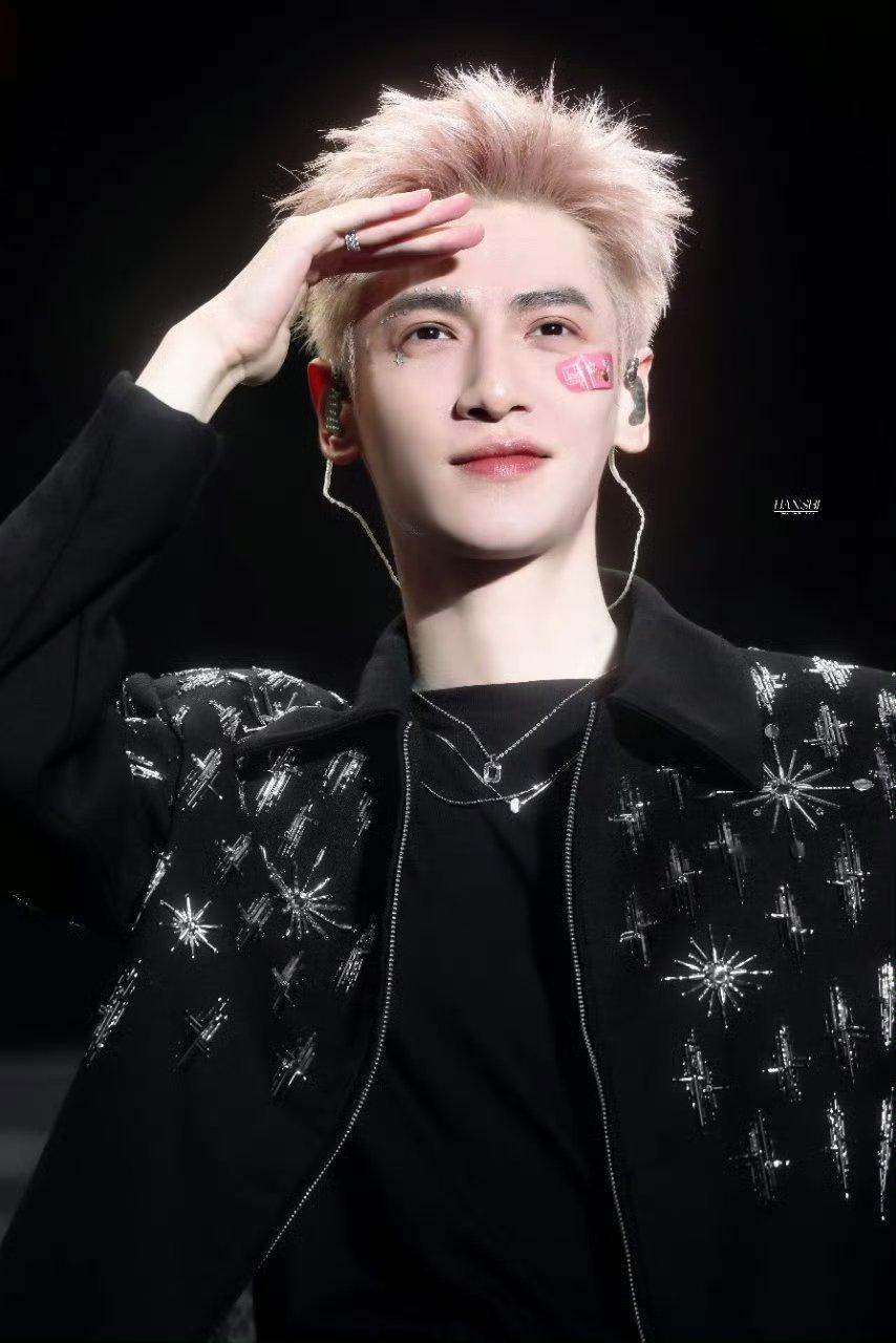 罗云熙 任嘉伦 王源五一参加音乐节饭拍图 ​​​