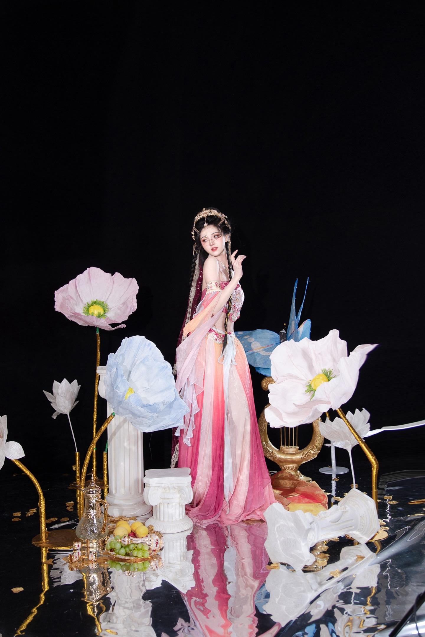 “你怎么在一众舞姬里发现我是刺客的”
