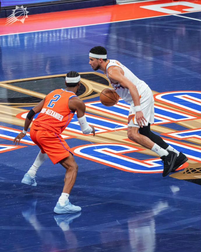 主教练乔丹·奥特表示，德文·布克（右腹股沟拉伤）可能能够参加当地时间12 月10