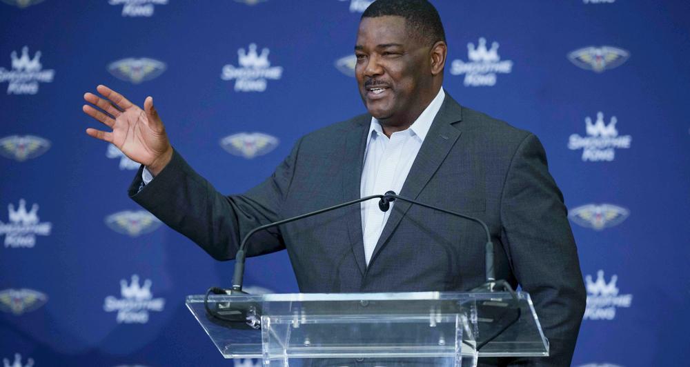 新奥尔良鹈鹕正在重组篮球运营部门，对多个部门进行调整。
据悉，在乔·杜马斯的领导