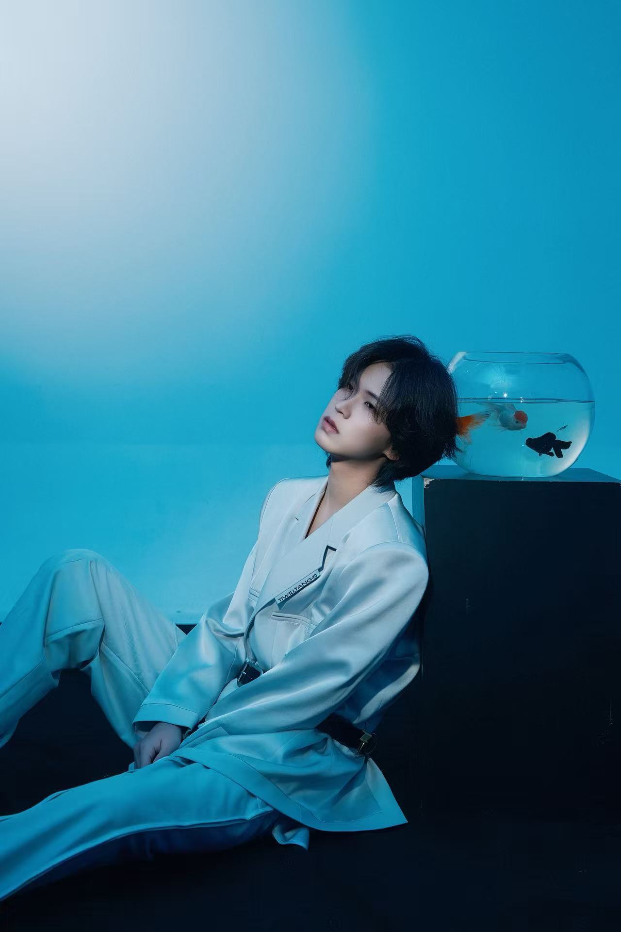 李希侃The25thHour广州站打破日常时序，邂逅音乐浪漫。劲酷舞台彰显舞台掌