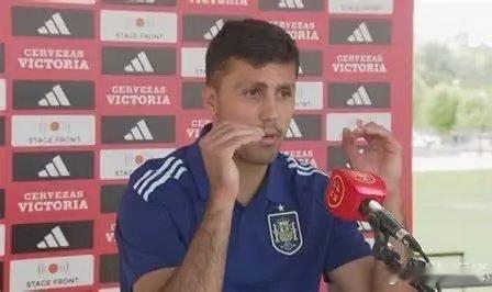 据The Athletic报道，罗德里已将首选下家从皇马改为巴萨，主要原因在于他