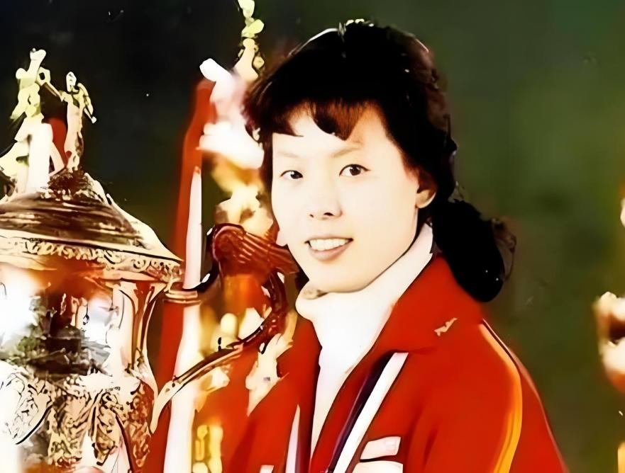 2013年，女排名将陈招娣被病痛折磨到极限，生命走到尽头。

病情最难熬的时候，
