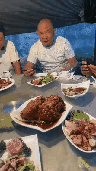 看来头以为止人吃独食，占为己有，结果出人意料，真的是给叔点赞[赞]
