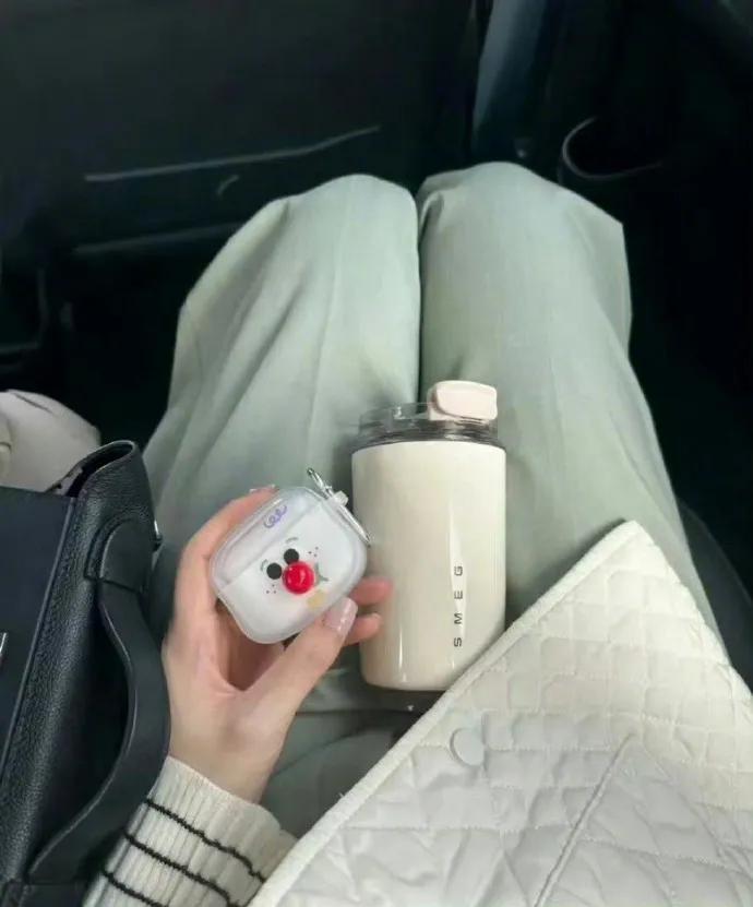 今天咨询的女生体检发现输卵管有些堵塞，可能需要调理或者以后做试管。她老公没有任何