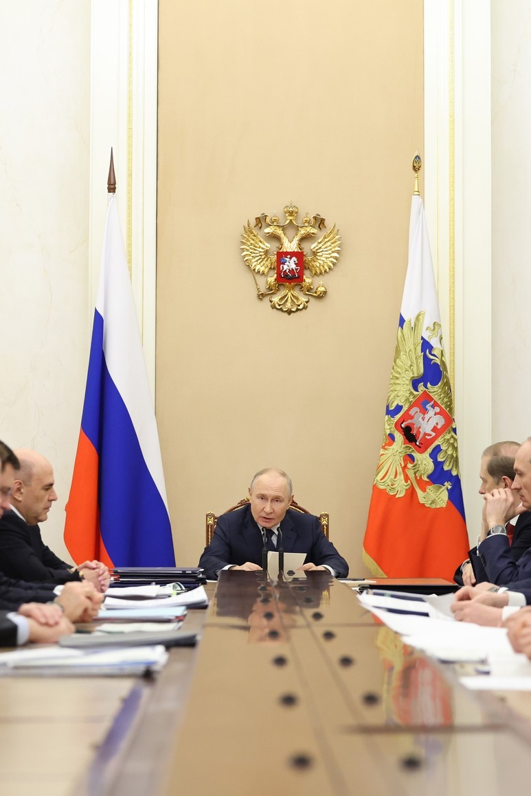 瓦洛佳小朋友  经济问题会议弗拉基米尔·普京主持召开了经济问题会议。2026年4