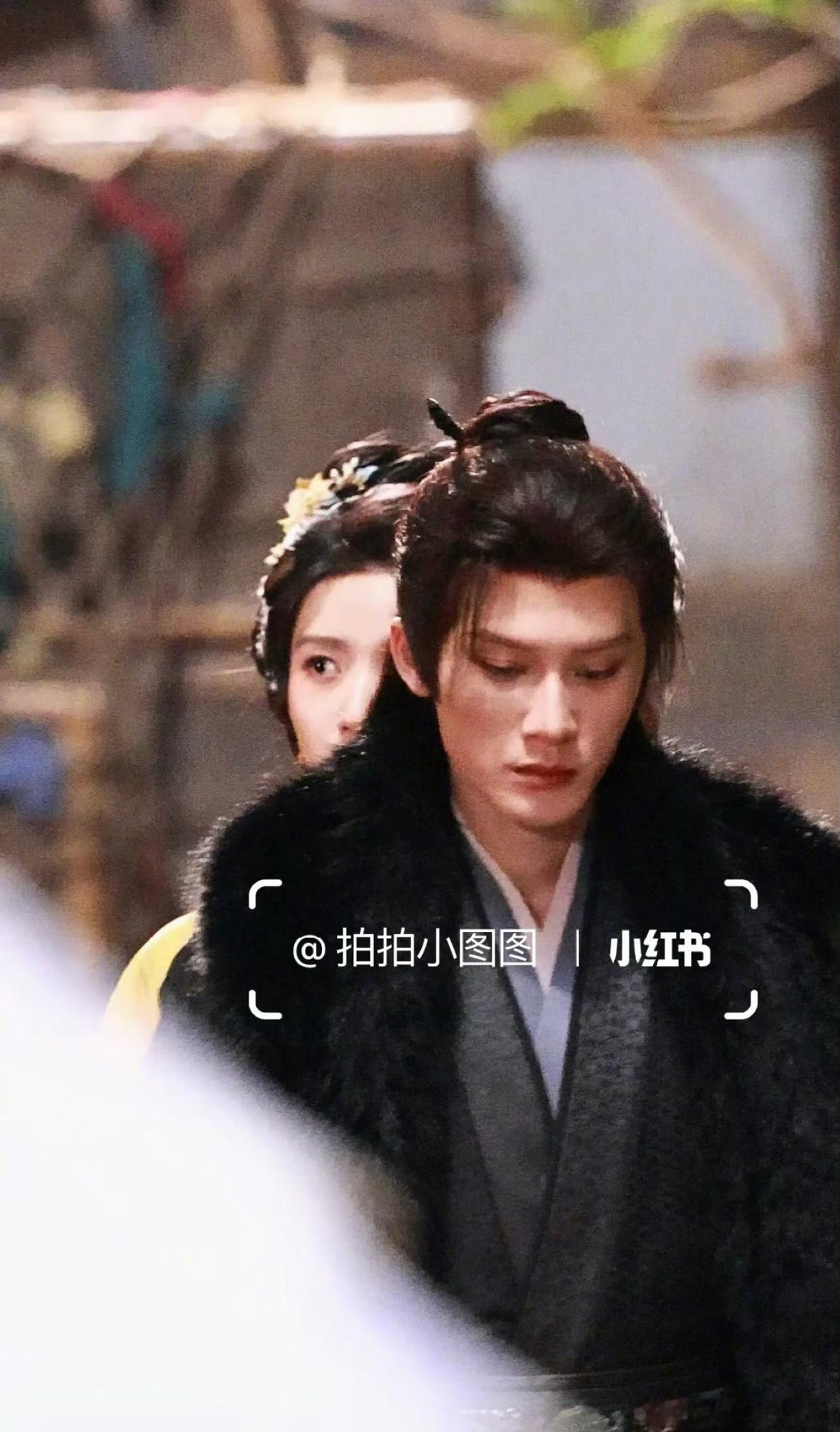 檀健次、卢昱晓《何不同舟渡》今日同框路透释出，两人的造型和状态你觉得怎么样？ 