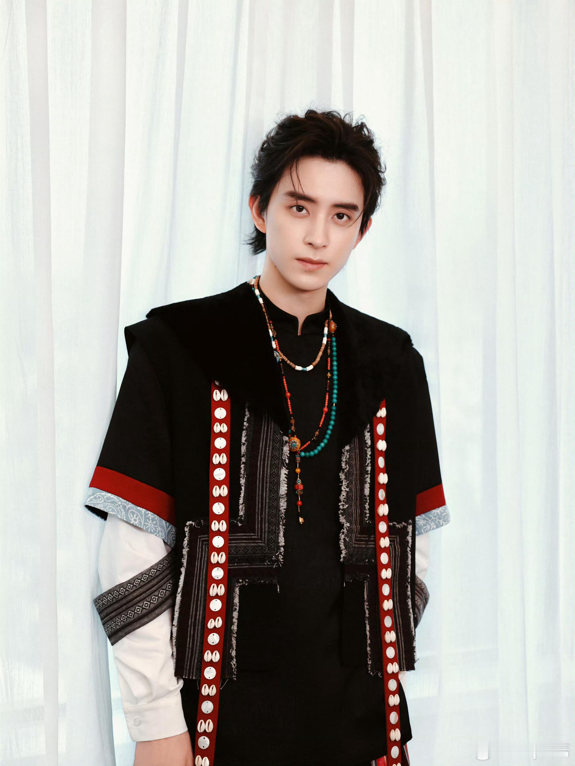 敖瑞鹏西藏行plog敖瑞鹏藏族造型plog 哇撒！！！敖瑞鹏西藏造型帅的一批敖瑞