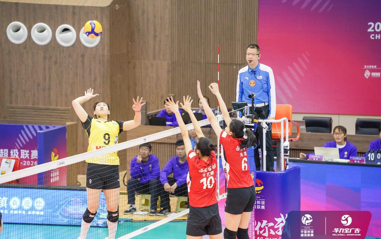 【山东女排3:0浙江晋级四强】
中国女排超级联赛A级季后赛第六场
山东女排3:0