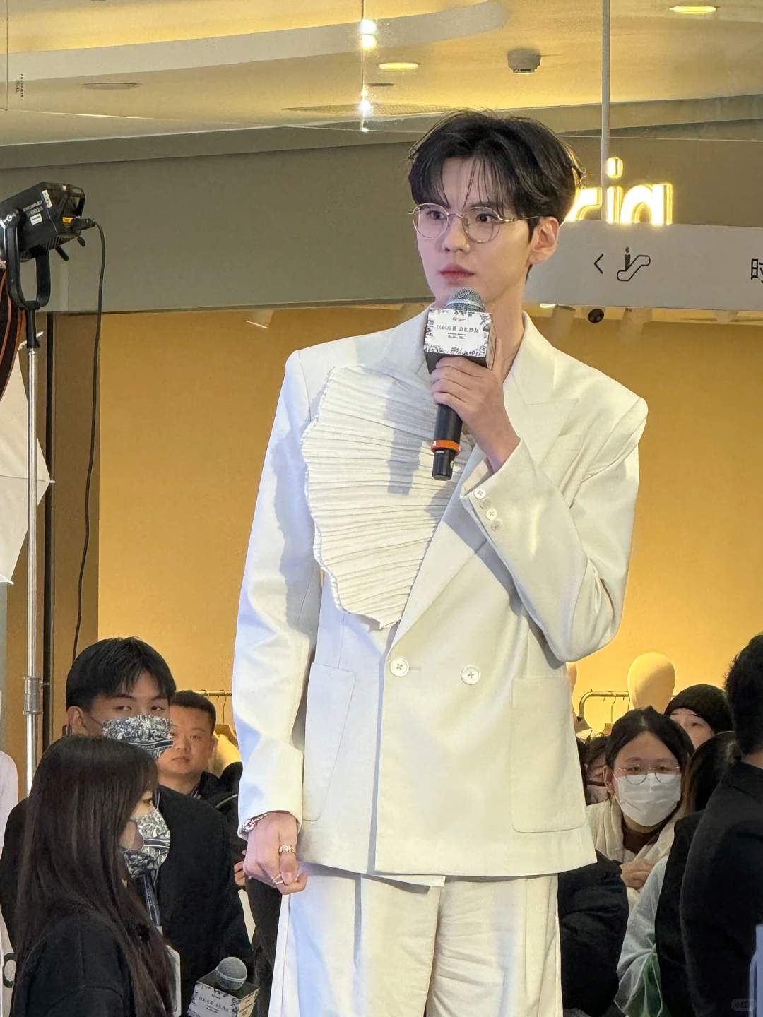 妈妈我见到活明星了！毕雯珺好帅啊！！