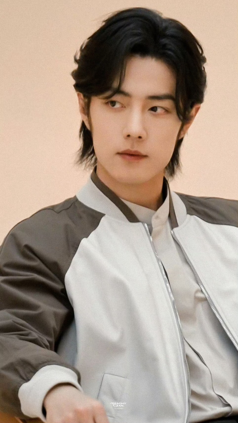 那些你期待的美好，正策马扬鞭，奔向你。肖战提醒你不要熬夜📮肖战在锦州时给流浪猫