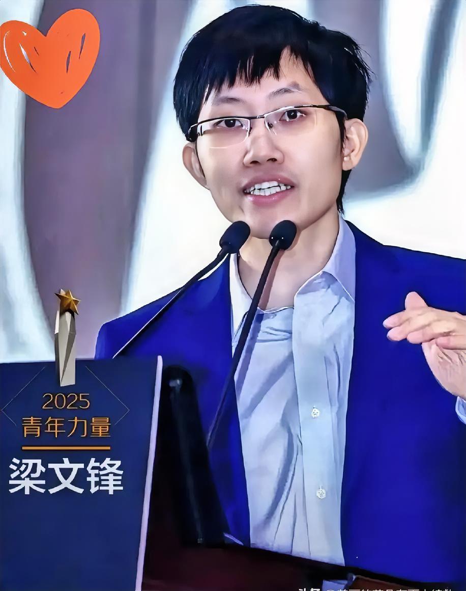 硅谷这一夜，彻底无眠！
黄仁勋恐怕做梦都没想到，最后能把他逼到墙角的，竟然是一个
