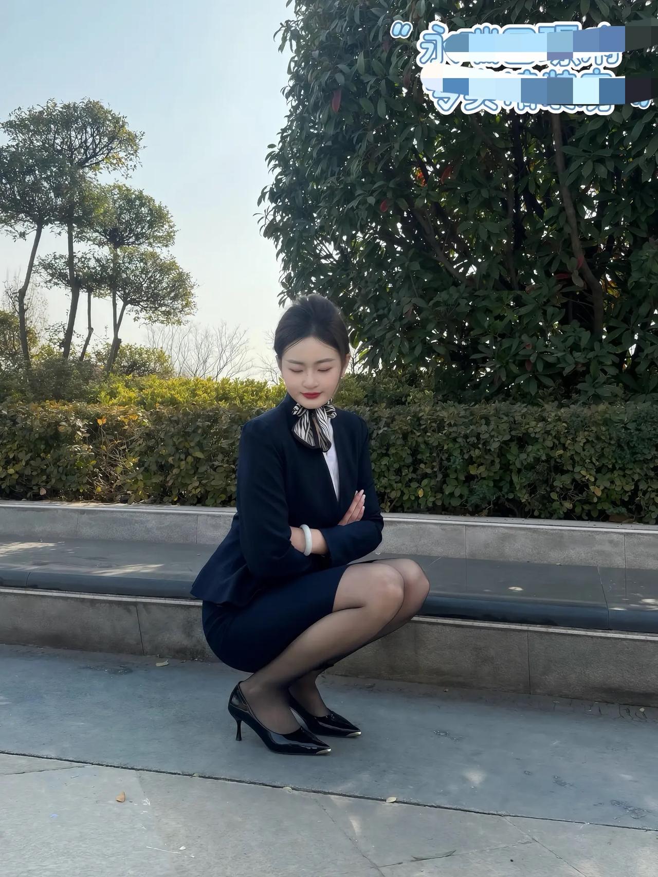 优雅职场风，自信满满！