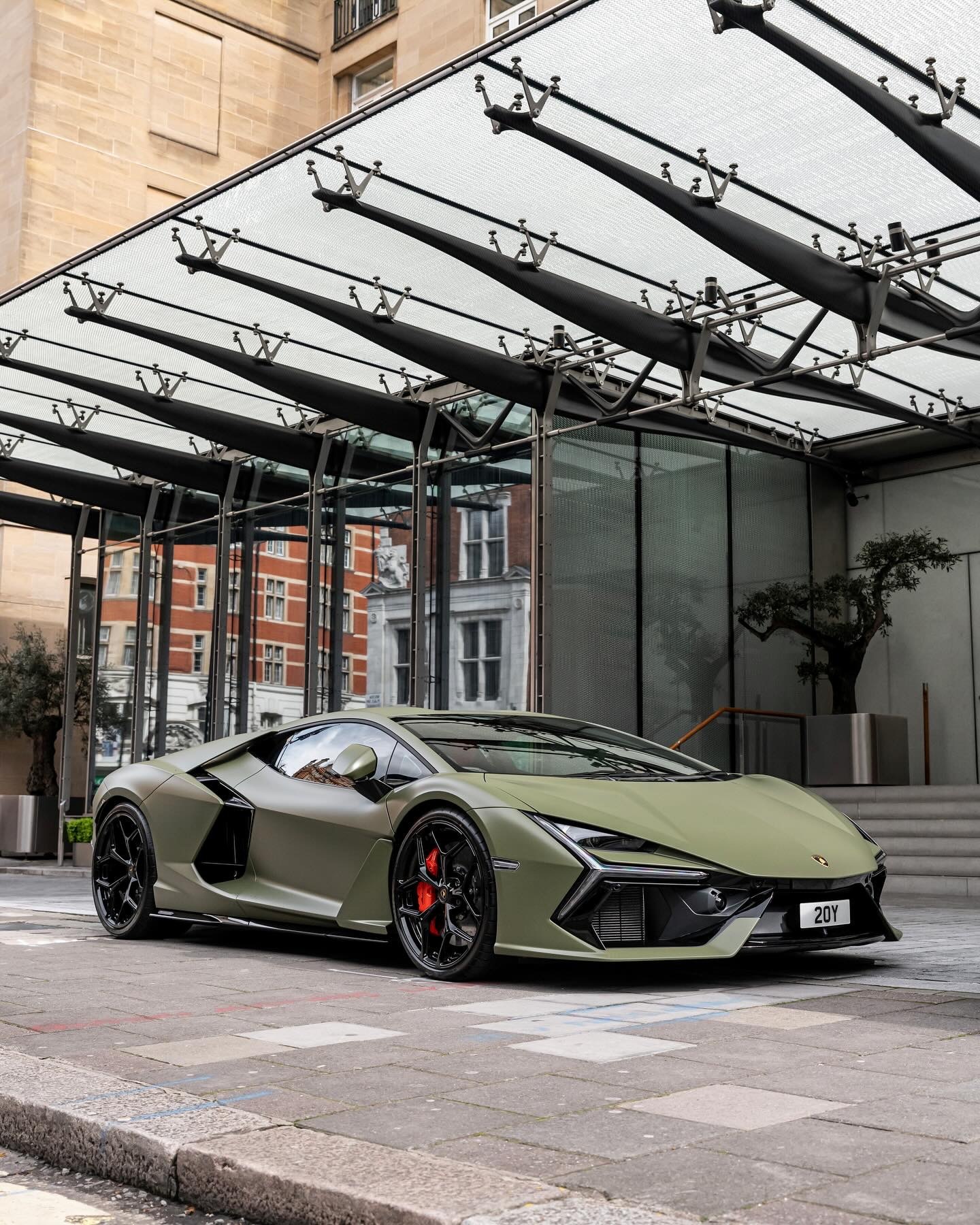 伦敦Lamborghini Revuelto（Verde Turbine） ​​