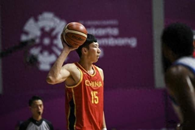 周琦请战亚运逼！拒同样是养伤为何余嘉豪能进名单？