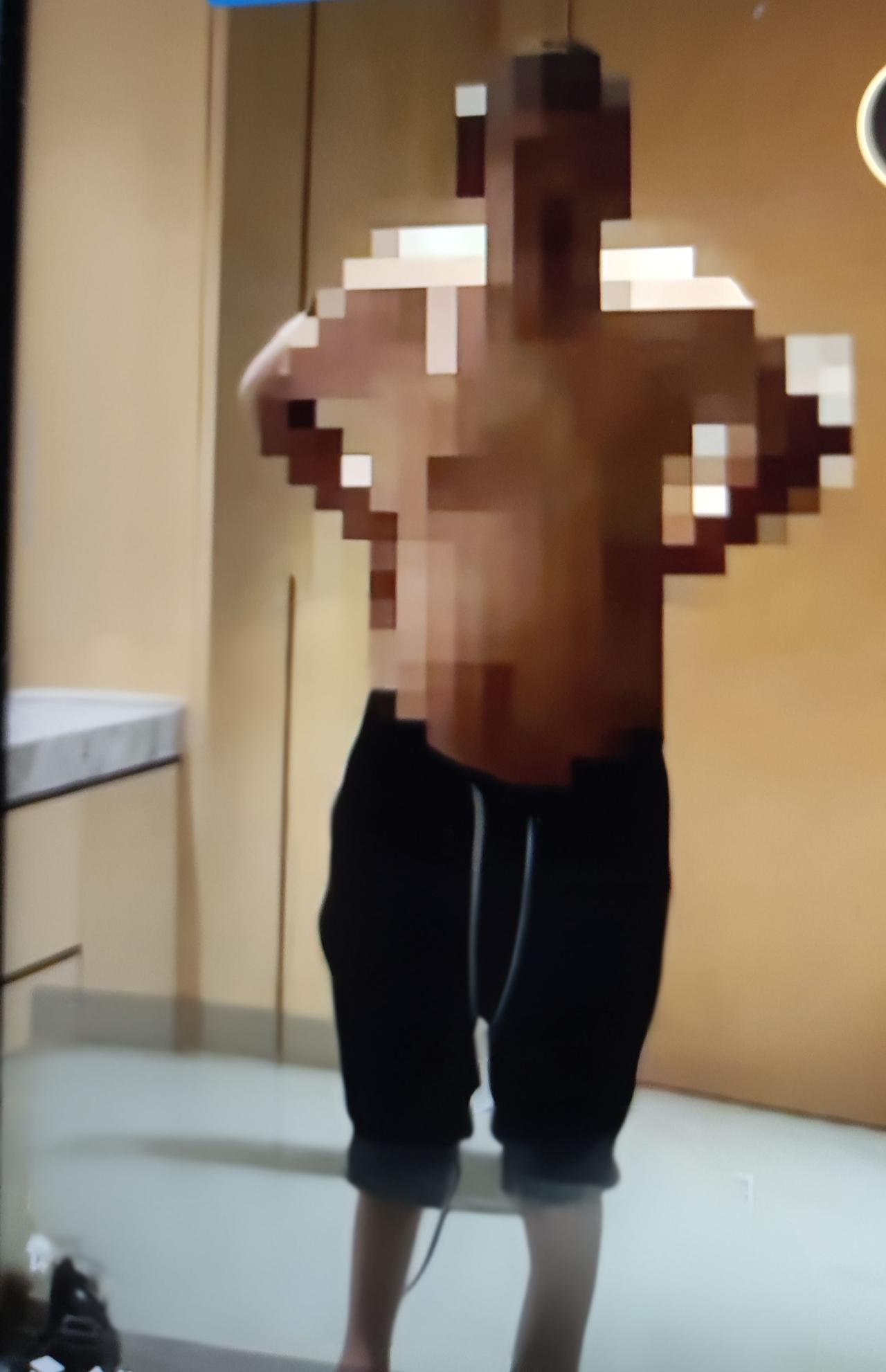 半夜惊魂
11月2日，孙先生和妻子入住希尔顿酒店。

睡梦中，妻子突然“啊”地尖