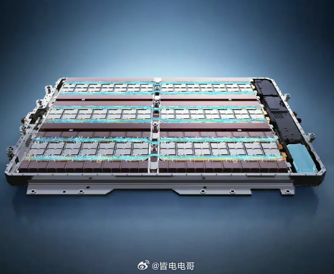 鸿蒙智行正式发布华为巨鲸电池平台3.0新一代的电池平台是引入了飞机同款黑匣子解决