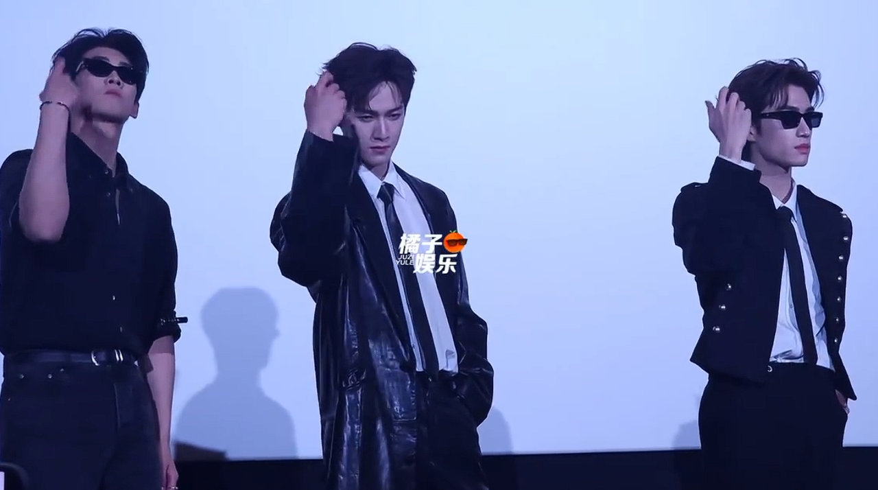 冰湖重生男团cha复仇摇 冰湖男团跳复仇摇夯爆了 冰湖男团跳复仇摇夯爆了！，冰湖