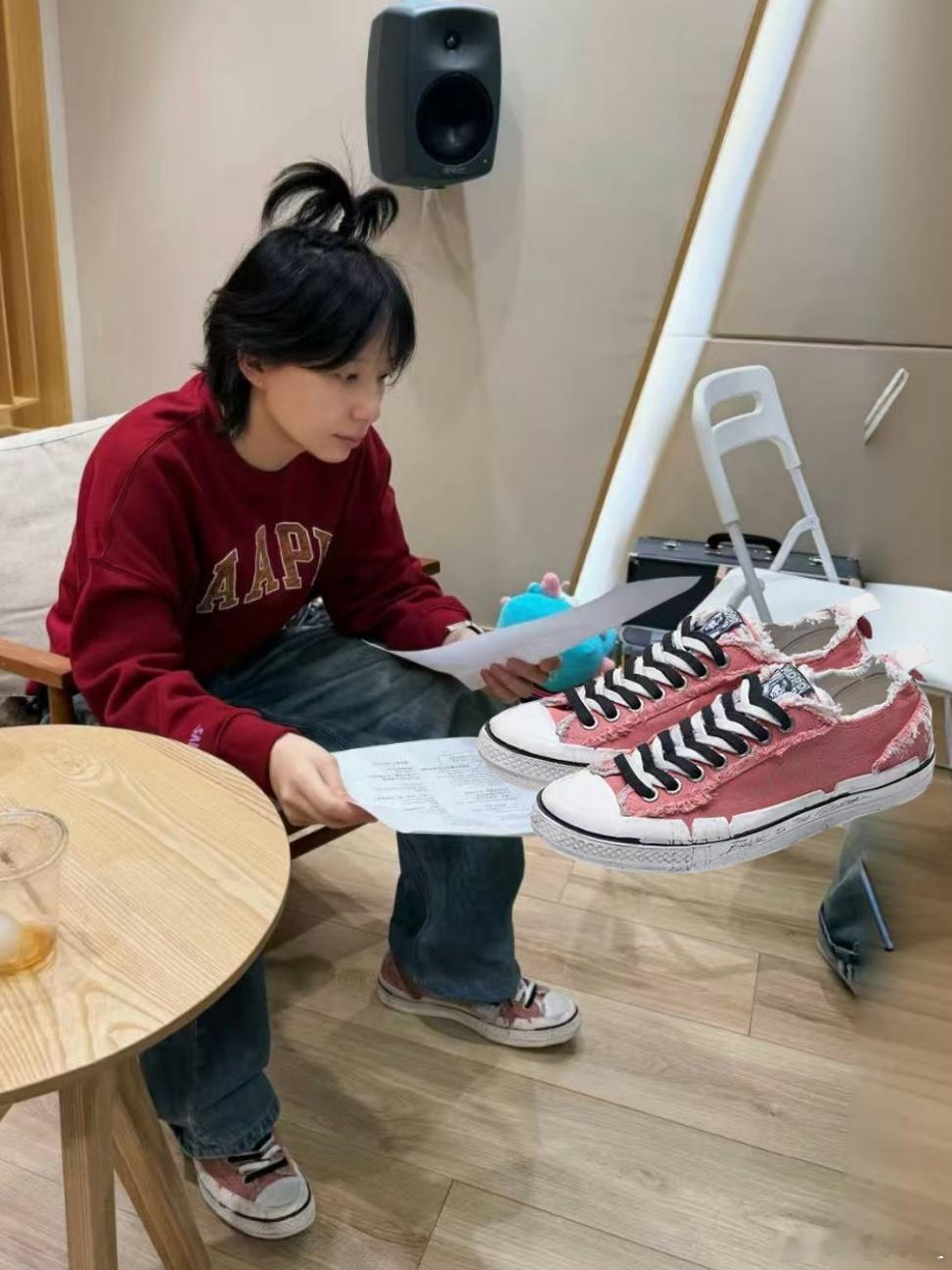 李斯丹妮甜姐儿look好可爱💗在近期po文中上脚【xVESSEL x Back