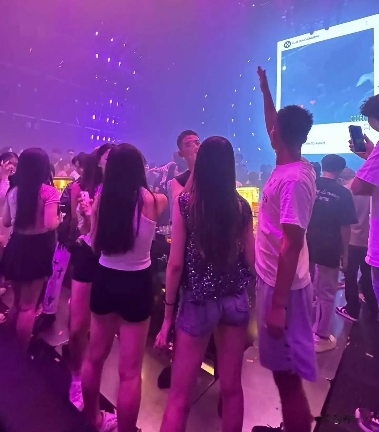 商K时代落幕‼️返乡嫁人成了很多人唯一的退路？🔥🔥
网传今年很多长得漂亮的年