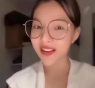 拿着中国的全额奖学金，住着中国的大学宿舍，到头来，留学目的居然是为了用中文告诉中