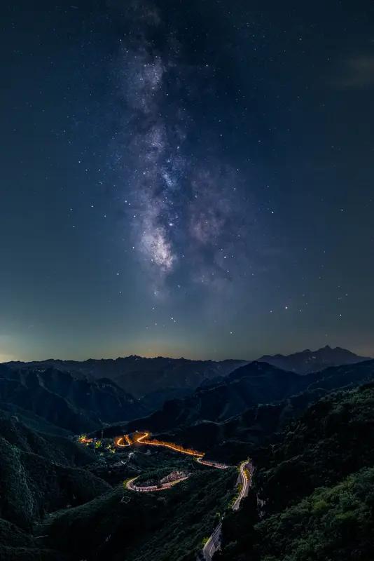 苦尽甘来的那一天，山月星河都为你化作赞礼。