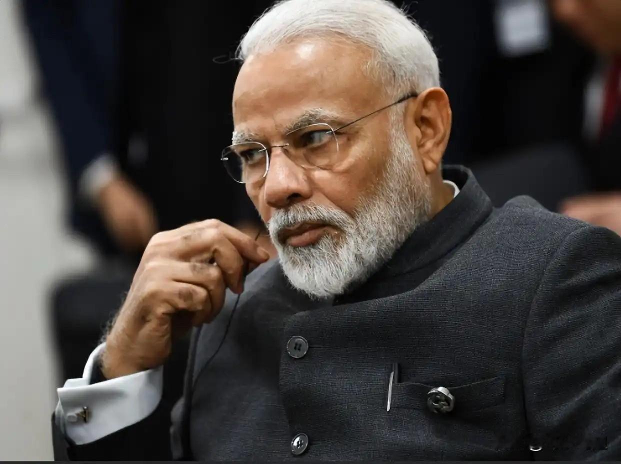 就在刚刚
中印两国同时宣布了

2025年10月29日，中国国防部宣布中印两军在