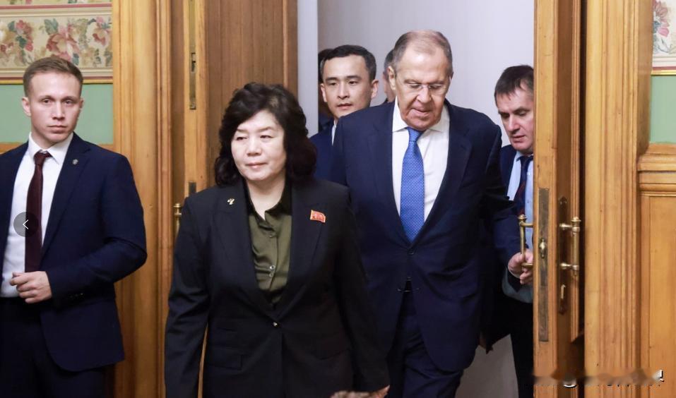 【拉夫罗夫就朝鲜“解放日”向朝鲜外相致贺电】
平壤时间2026年8月18日，朝鲜