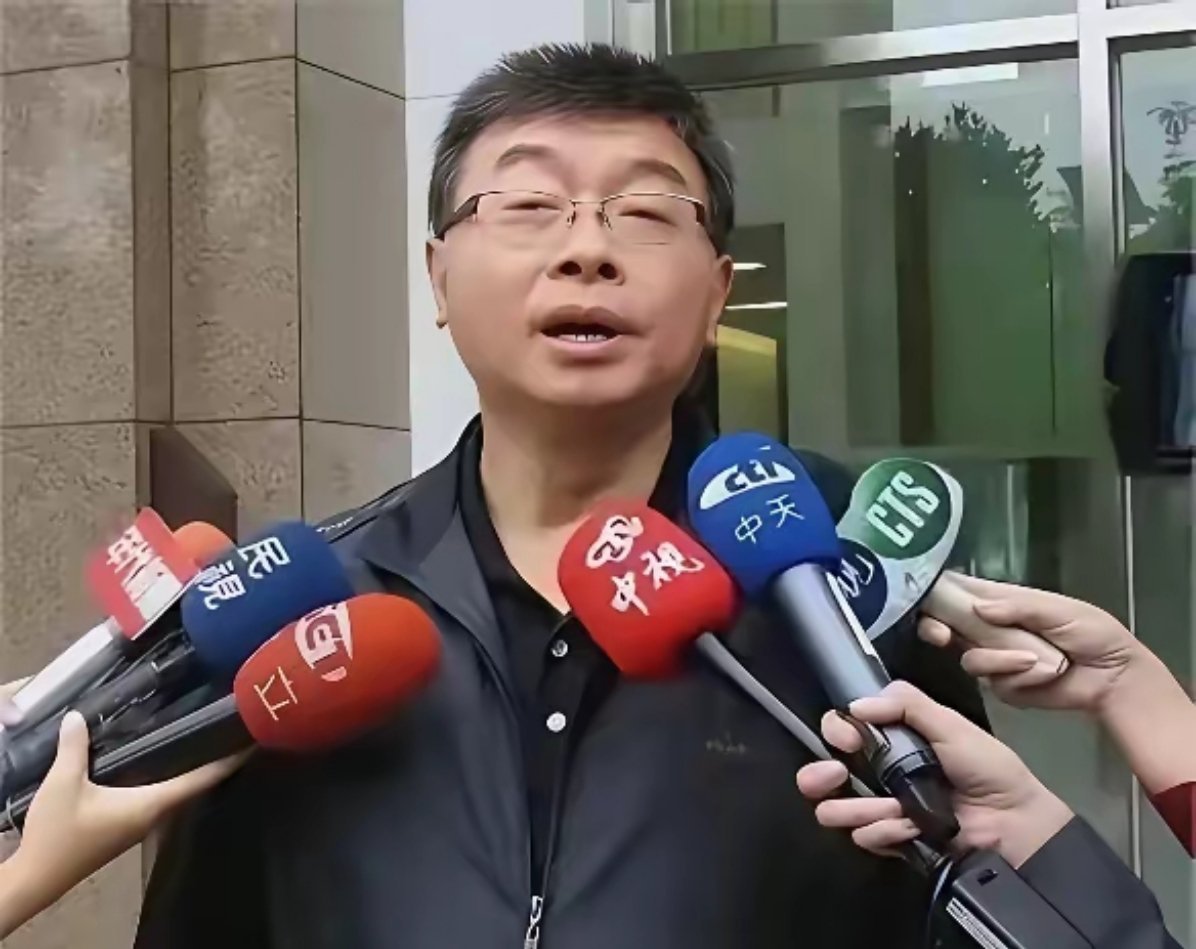 台湾邱毅：“倘若中国人民解放军踏上台湾的土地，台湾军队极有可能会选择避免正面冲突