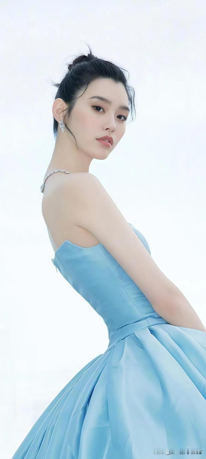 "男主外女主内" 的观念过时了吗？ 我认为过时了早过时了。

随着女性独立和自强