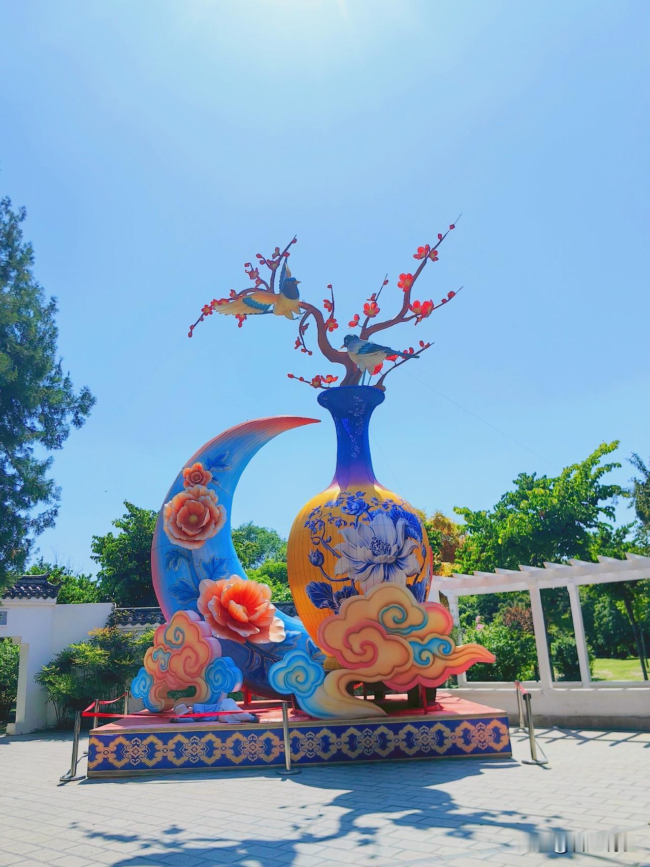 看着现在的发展方向，以后那些边远不发达地区的农村，我觉得人口会越来越少的。
就是