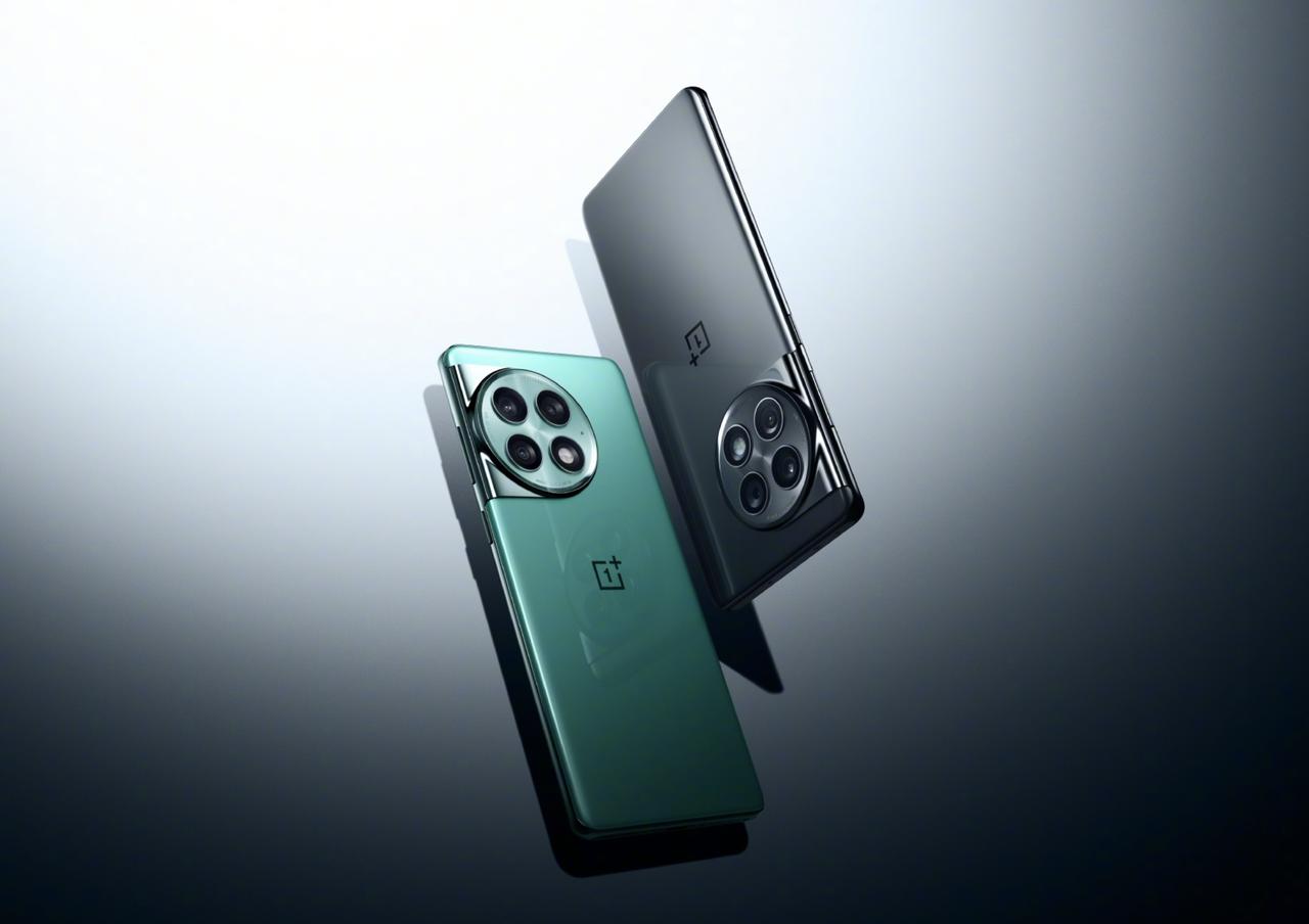 要说最近热度最高的一款新机，估计一加Ace2 Pro会榜上有名吧？上半年一加就用