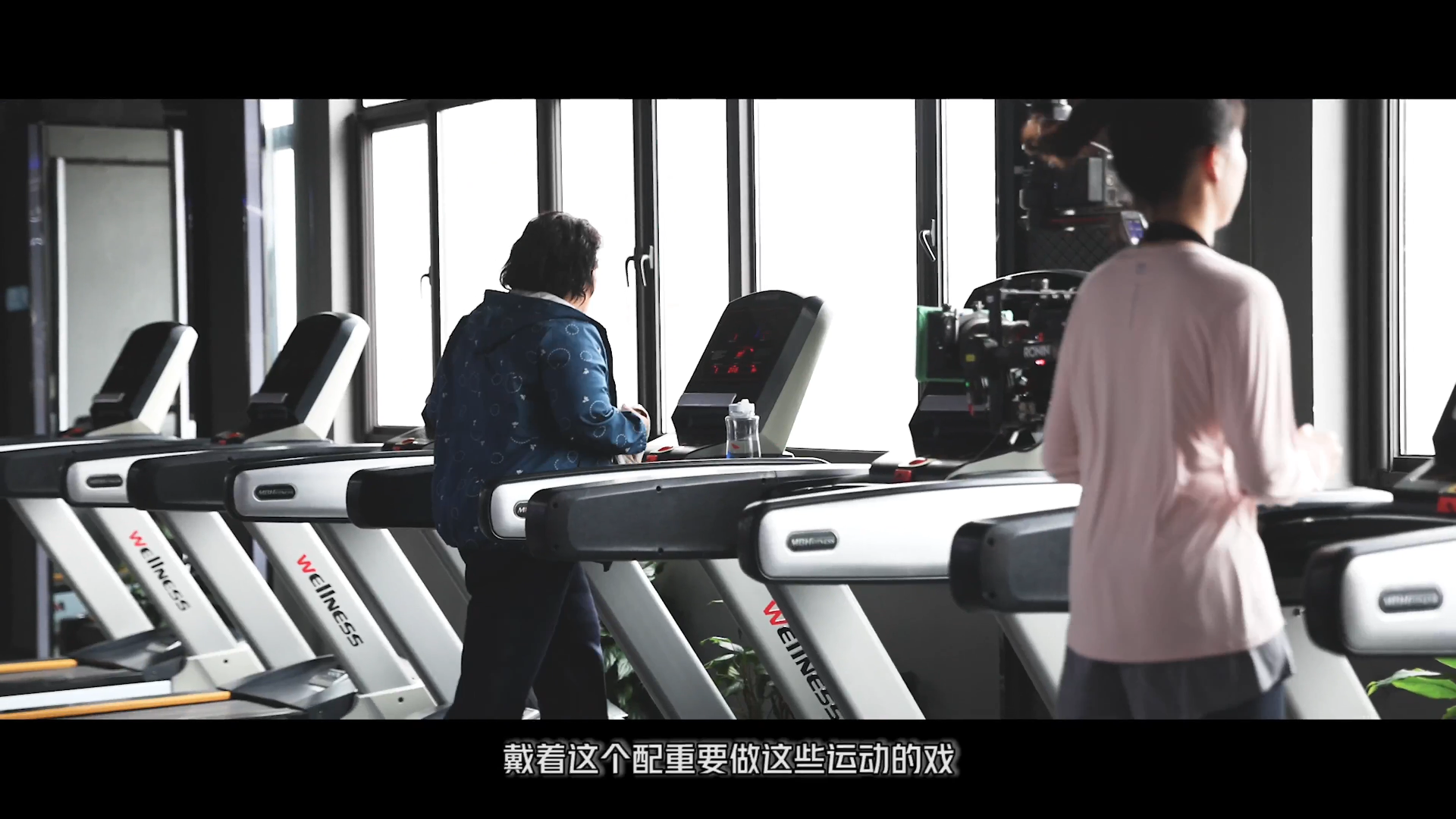 #许娣100多场200斤胖妆戏#从许娣这次的表现就能看出，好演员就是要不顾一切地