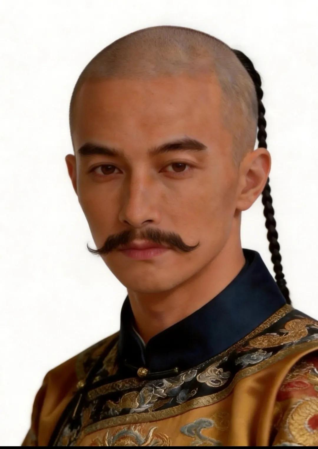 古装剧照实拍的话，这发型，多帅都驾驭不住！