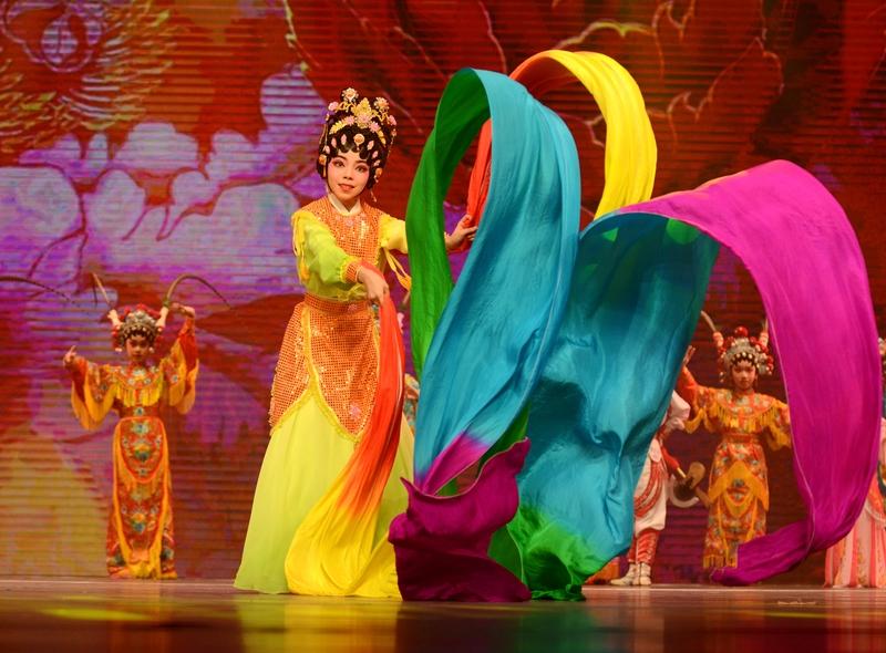 我觉得一个人最可贵的品格是“温和而坚定”。温和不是软弱，不是没脾气，而是不轻易被