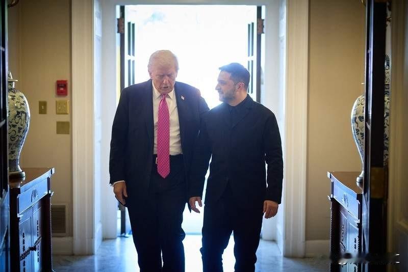 特朗普说希望世界和平，多少有点魔幻色彩。2025年12月31日他在新年活动上把“