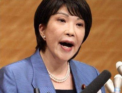 中方反制见效！ 高市早苗 再也控制不住自己的表情，在采访时，她大声喊道：中国的行