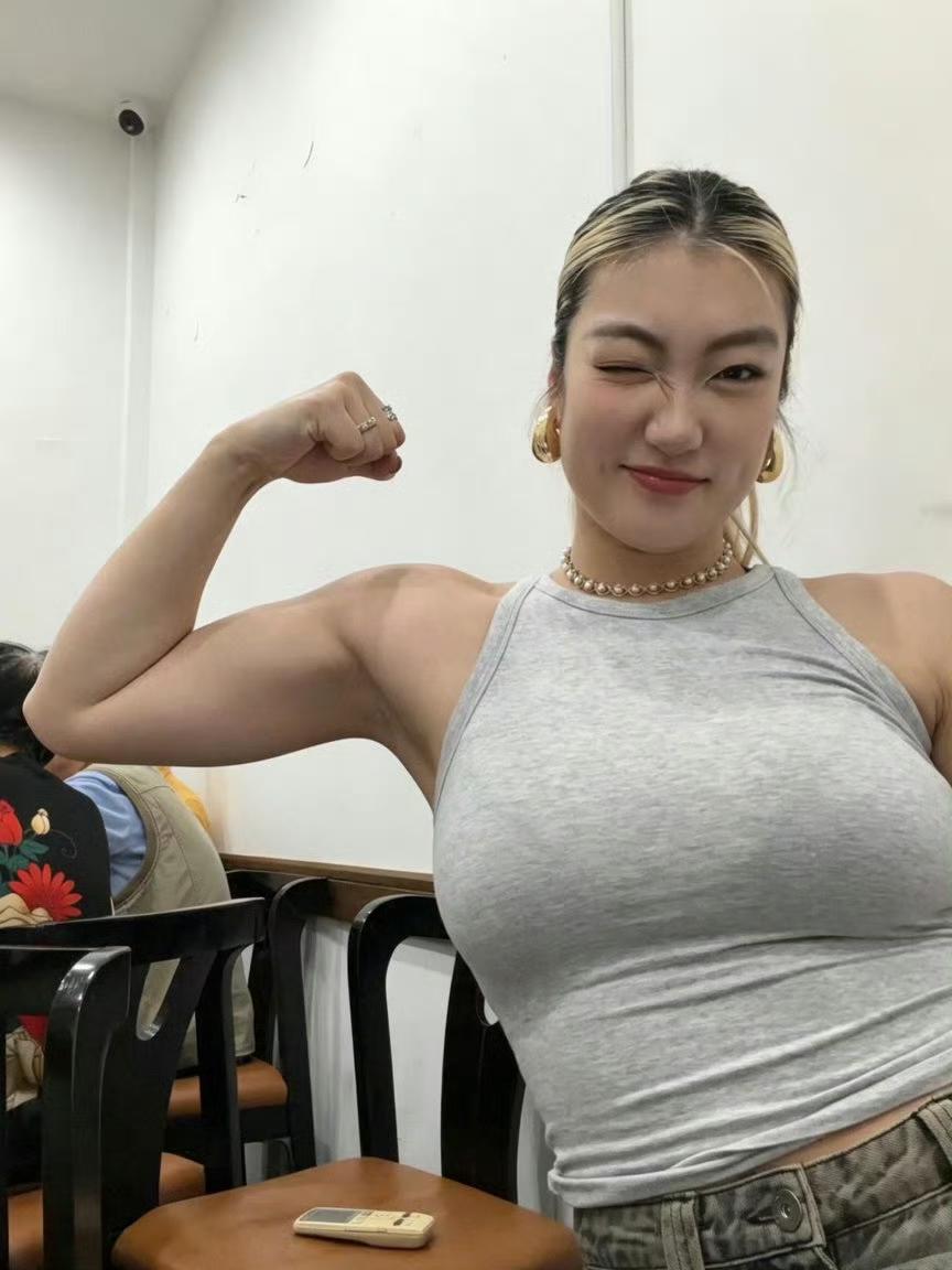 李梦拥有顶级身体天赋，可惜国家队将她拒之门外！

李梦是中国女篮个人实力最强的球