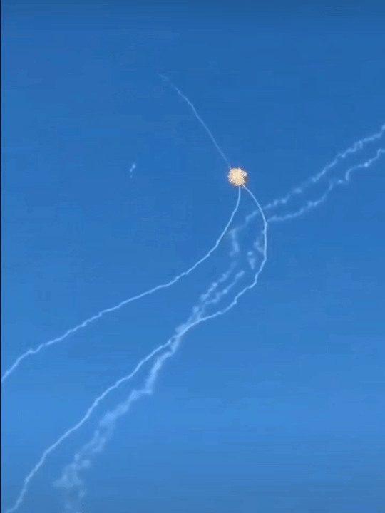 从画面中可以看到一段挺清晰的拦截视频，这应该是爱国者PAC-3 MSE干的。开头