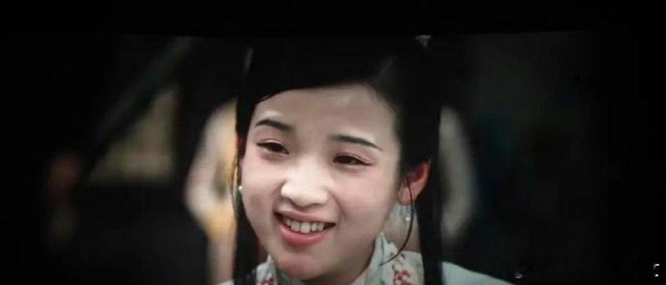 张淼怡的颜值连央视都能扛得住 ​​​