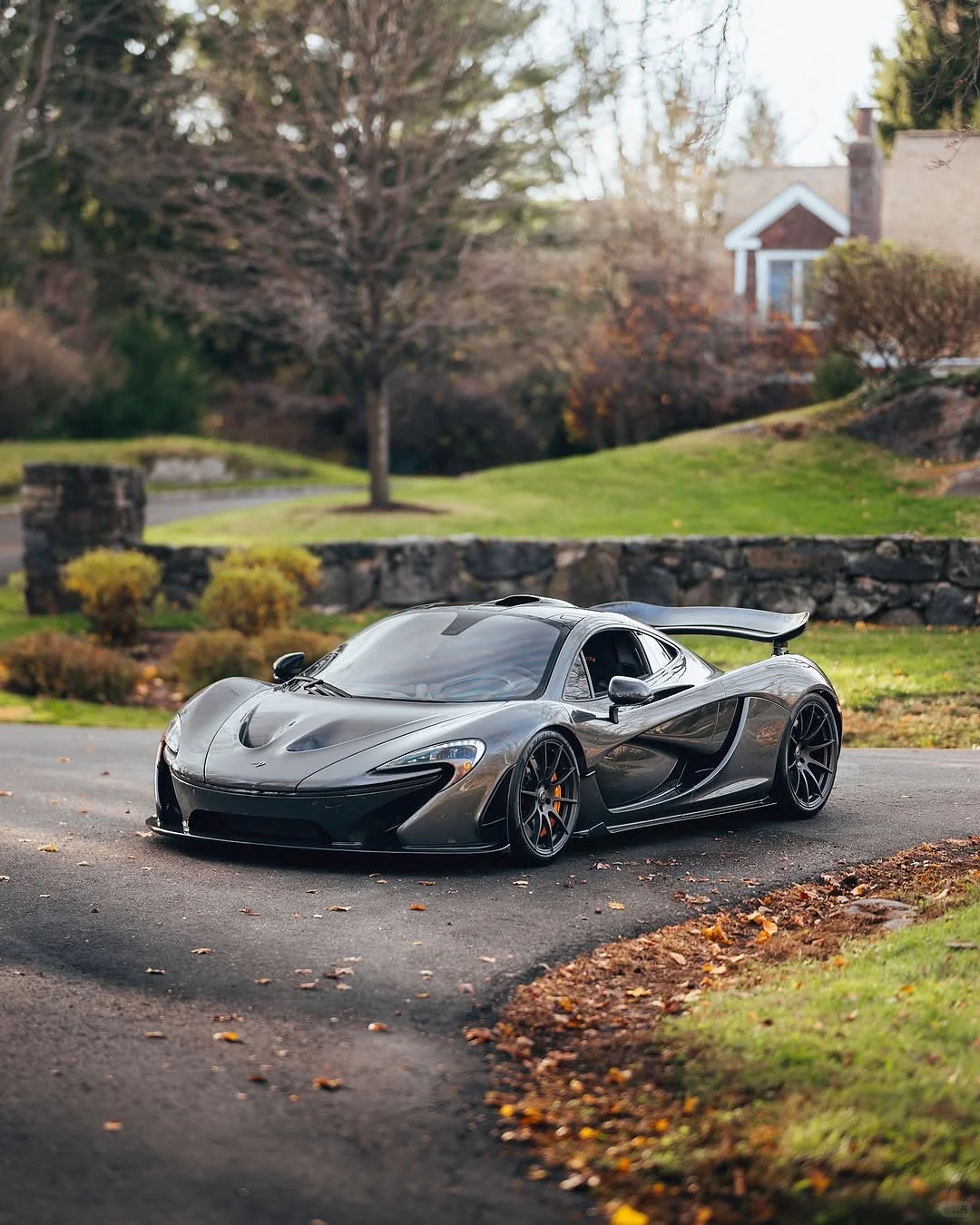 迈凯伦p1的帅是客观的这橙色是点睛之笔谁赞成谁反对[哆啦A梦花心] ​​​