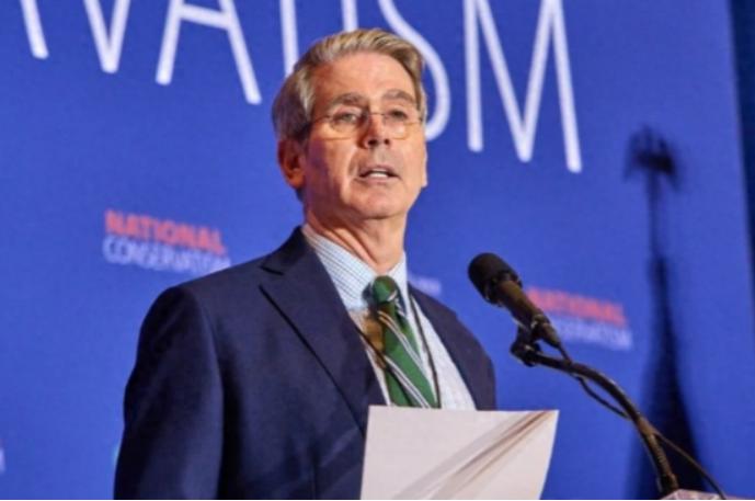 美国财长贝森特认为：中国买俄罗斯石油是自用，合情合理；而印度低价买俄罗斯石油，再