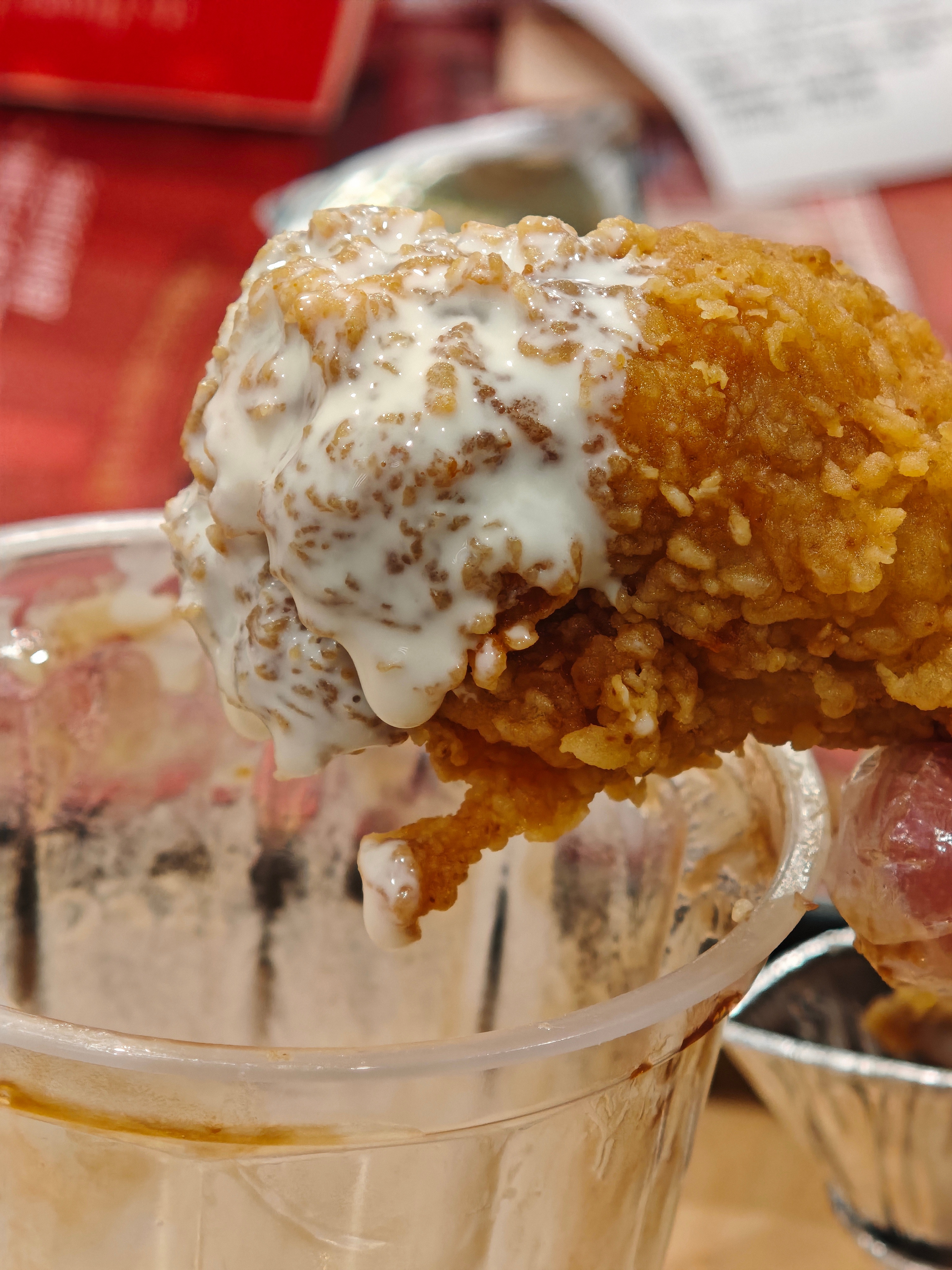 kfc里点个冰淇淋再加个十翅桶，可以打开新世界 